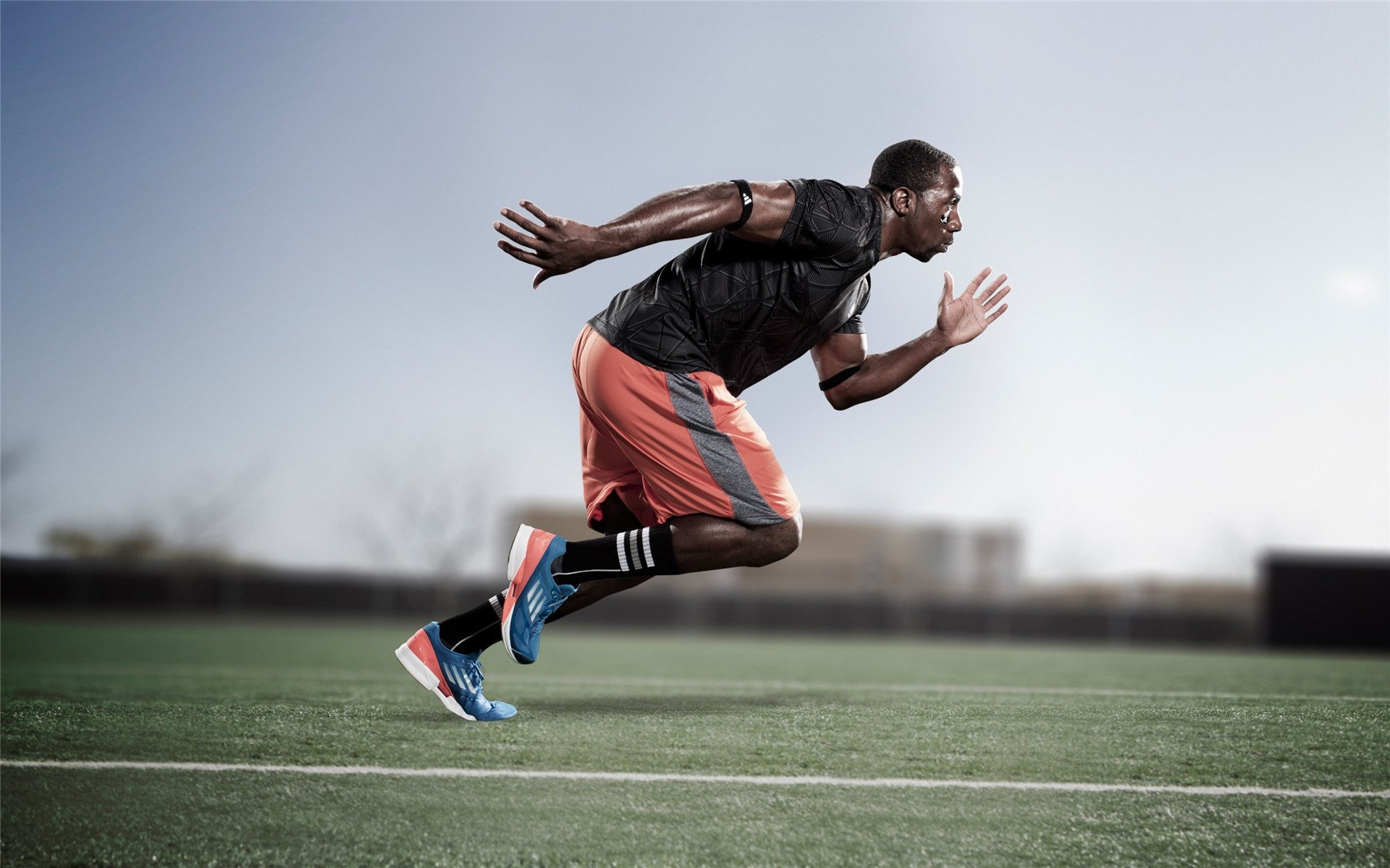 法兰克福边卫布朗转会风波不断，豪门球队关注不断，法兰克福到布鲁塞尔